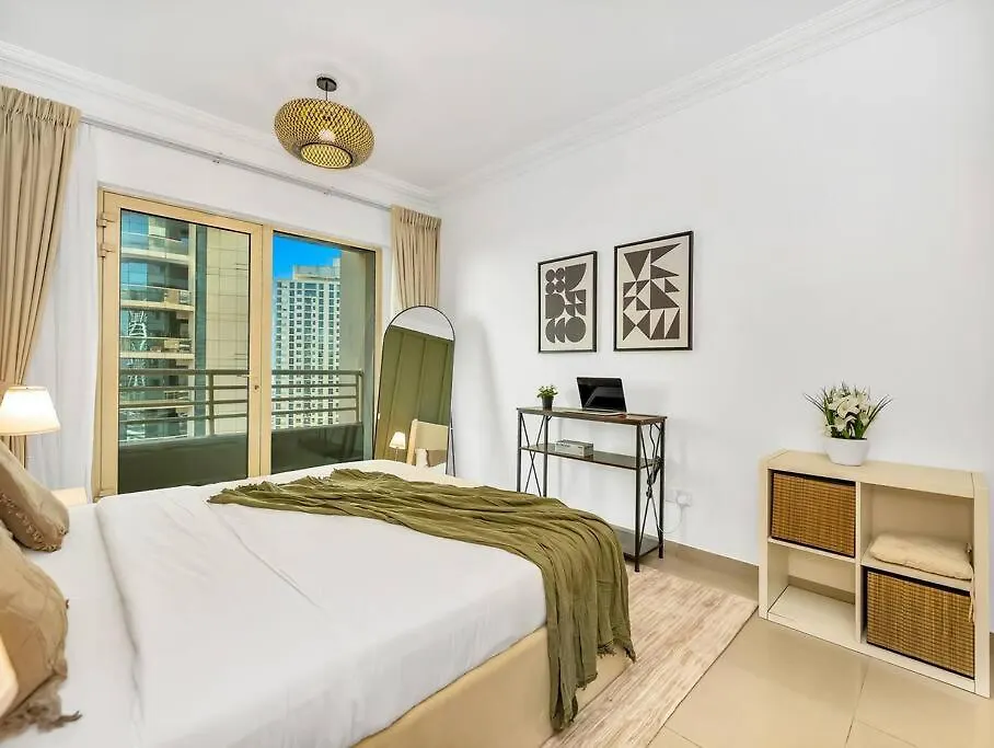 Spacious Home In The Heart Of Marina W Seaview Dubai 0*,